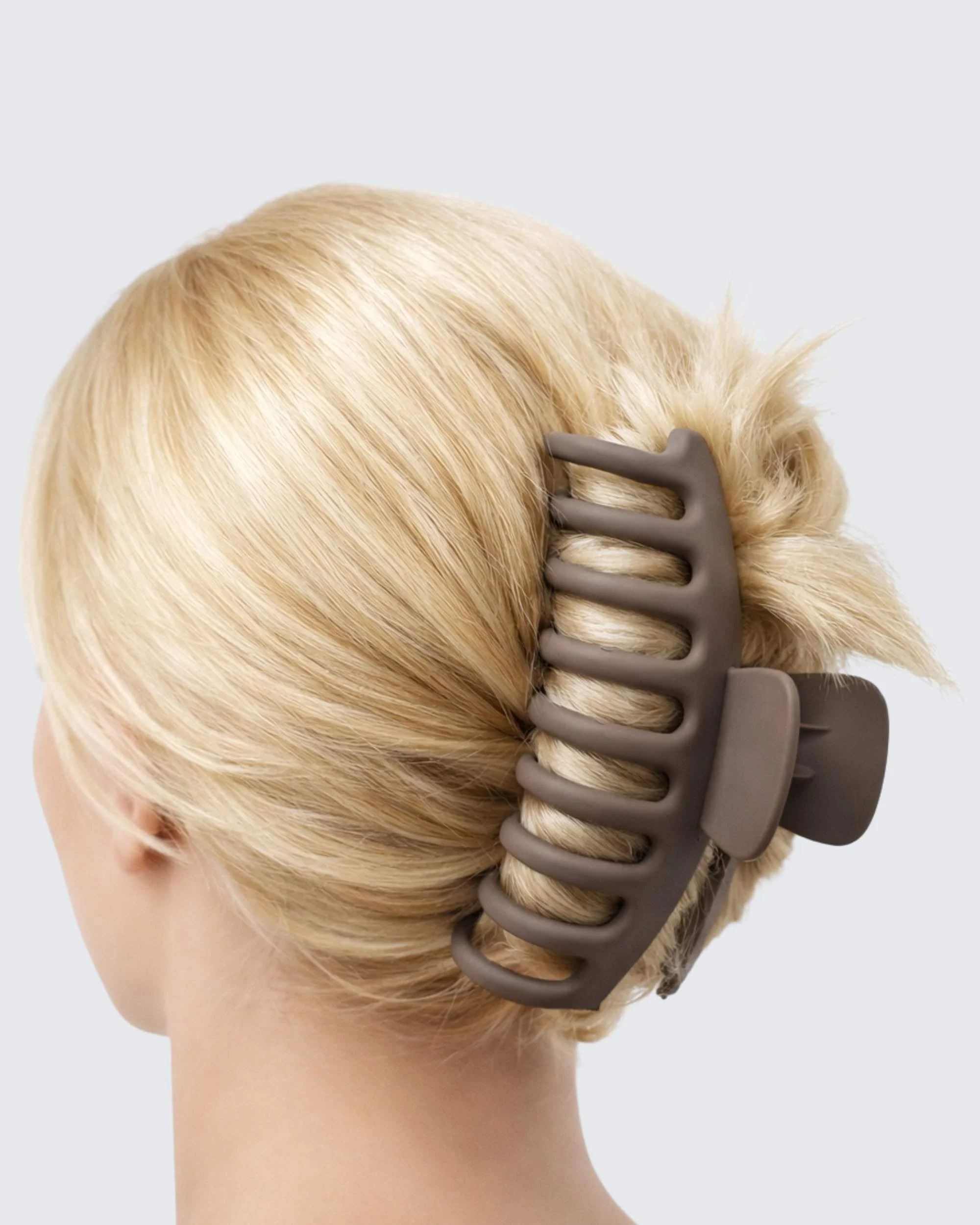 Medium Claw Hair Clips, 3-Pack, Coffee - Image 3